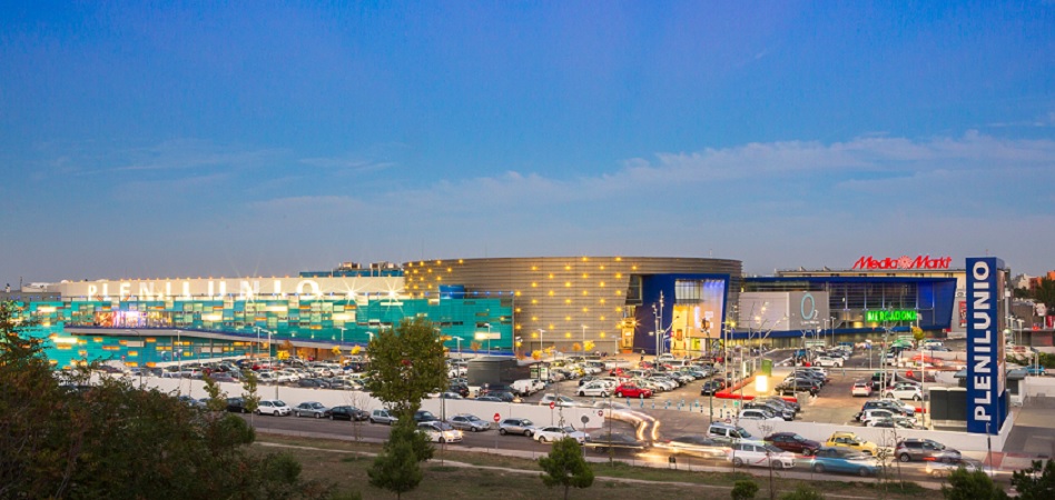 Adidas se suma a Primark, H&M e Inditex en el centro comercial Plenilunio